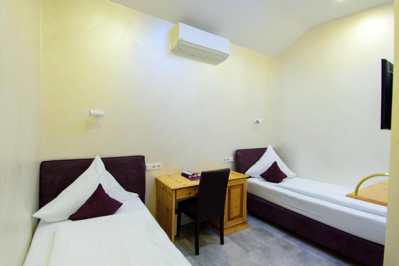 Hotel Bohn Metzingen  Esterno foto