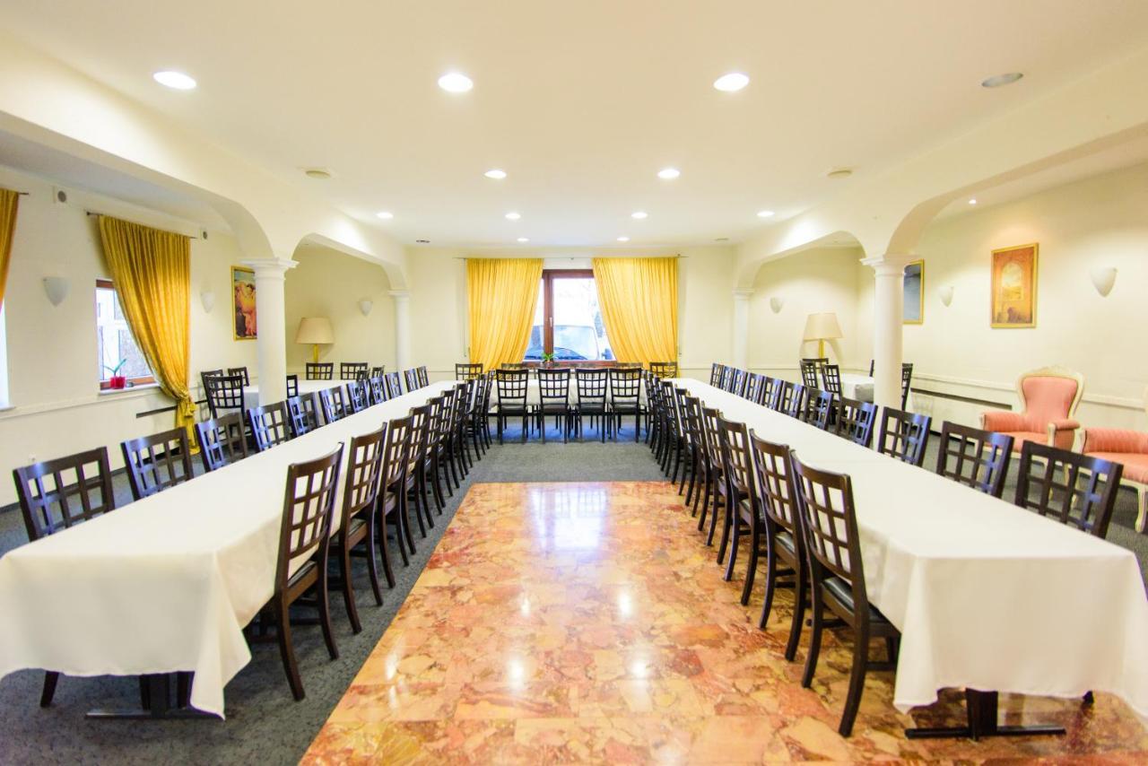 Hotel Bohn Metzingen  Esterno foto