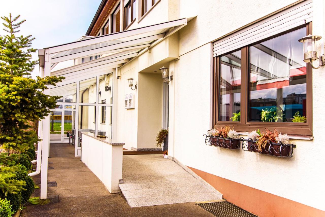 Hotel Bohn Metzingen  Esterno foto